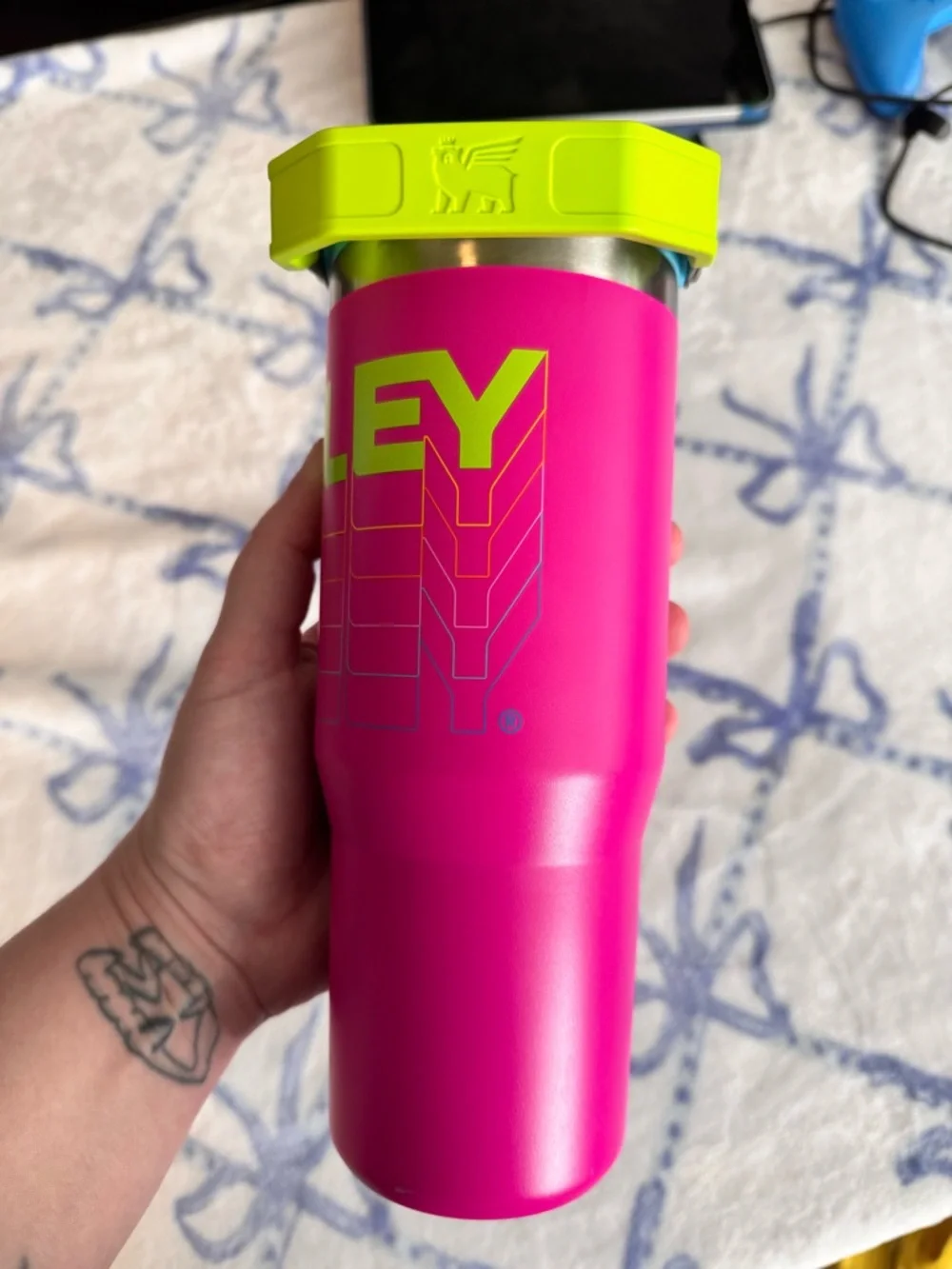 Stanley IceFlow Flip Staw Neon Pink Water Bottle - Picture 6 of 8